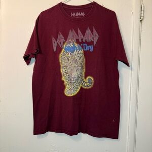 Vintage-Style Def Leppard “Hi n Dry” Graphic Tee Maroon Size L